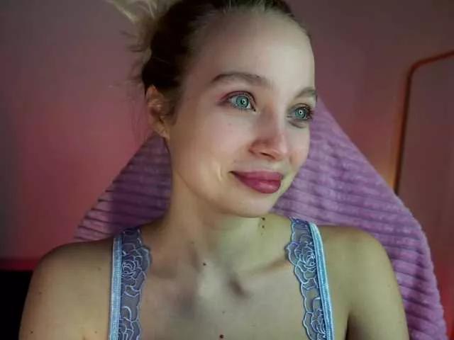 LISABABYMETAL from BongaCams is Freechat