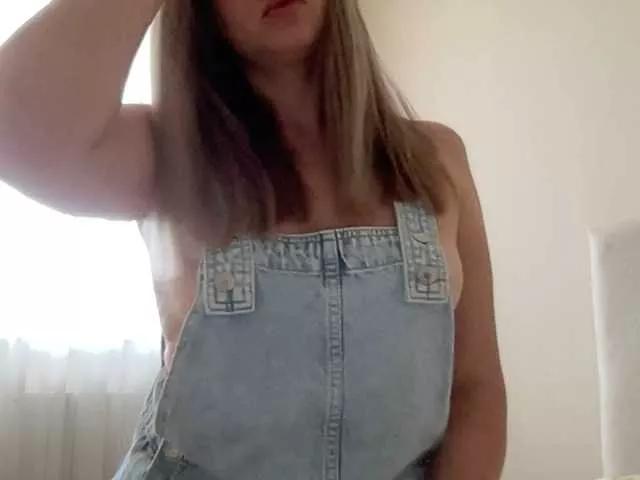 LizaFlower1 from BongaCams is Freechat