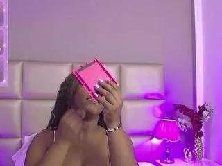 ebonyy-crazy from CamSoda is Freechat