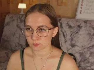 emilytiny from CamSoda is Freechat