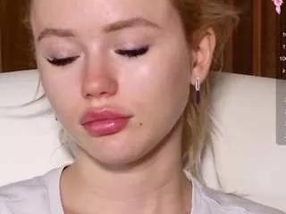 lexiilore from CamSoda is Freechat