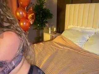 meowrora from CamSoda is Freechat