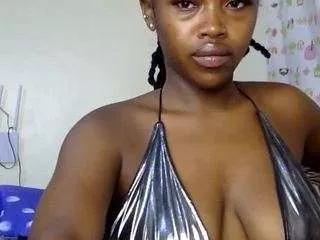 queenpretyy from CamSoda is Freechat