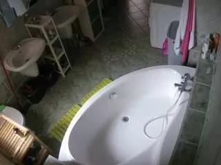 voyeurcam-julmodels-bath-1st-1 from CamSoda is Freechat