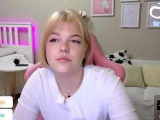 yourl1ttleangel from CamSoda is Freechat