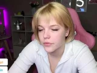 yourl1ttleangel from CamSoda is Freechat