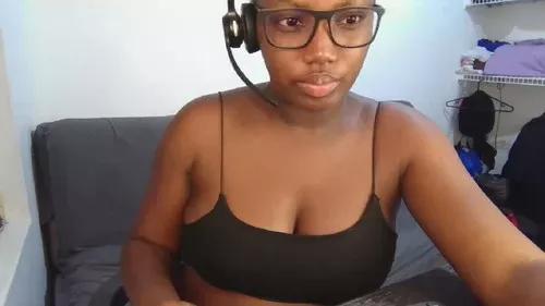 ebonierose1 from Cherry is Freechat