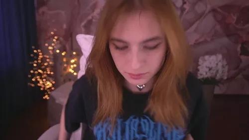 lunaadreamss from Cherry is Freechat