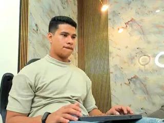 domi_collens from Flirt4Free is Freechat