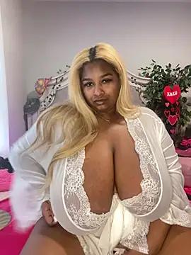 BigFineSelena from StripChat is Freechat