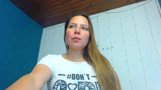 camila_delarosa from StripChat is Freechat