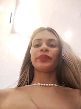 cuteluci_ from StripChat is Freechat