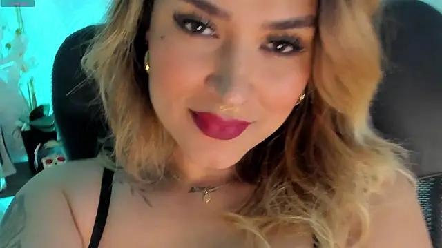 CyntiaAdams from StripChat is Freechat