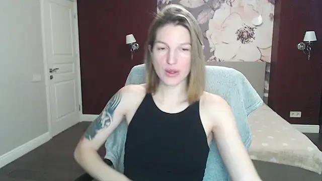 EmilyWalkeri from StripChat is Freechat