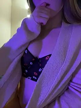 EvaRoss_ from StripChat is Freechat