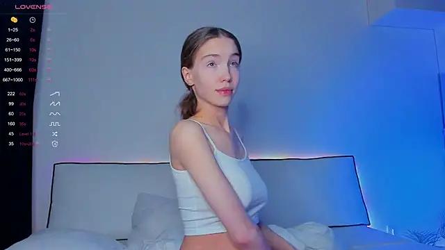 haileyishere from StripChat is Freechat