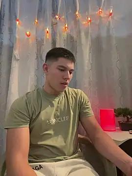 JamesCr_ from StripChat is Freechat