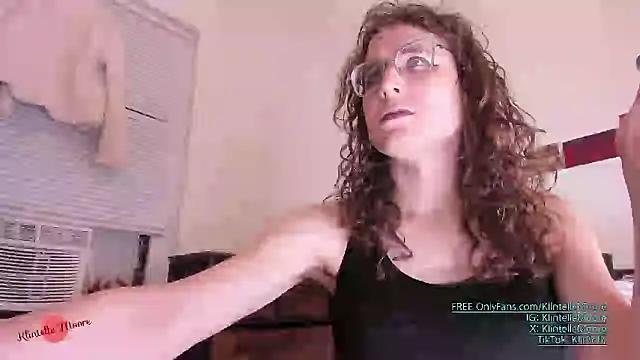 klintellemoore from StripChat is Freechat