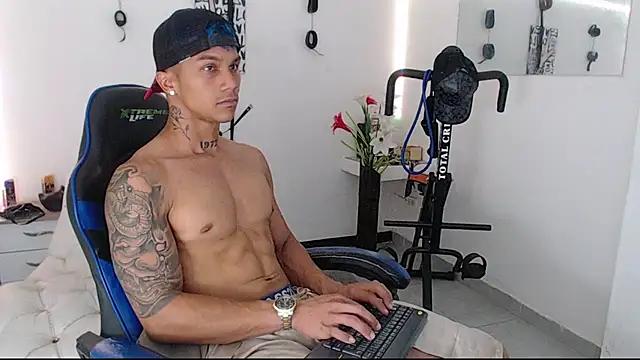 Leonard_Price from StripChat is Freechat