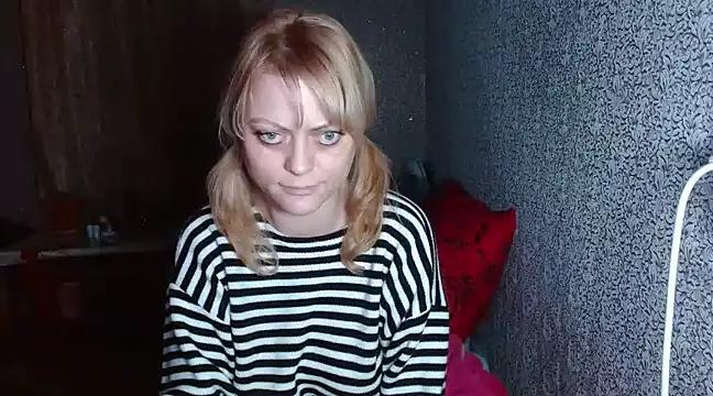 LindaRoutz from StripChat is Freechat