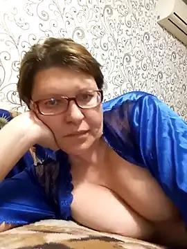 Lucy4226 from StripChat is Freechat