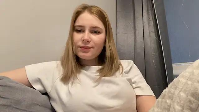 NicoleYoung from StripChat is Freechat