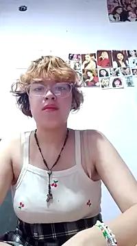 violeta_patito from StripChat is Freechat