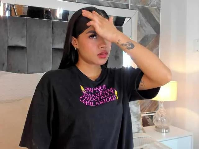 Freechat NaylaGrey on BongaCams