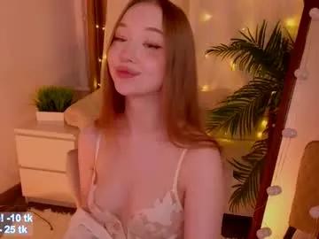 Freechat _violet_mills_ on Chaturbate