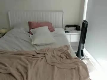 Freechat ariah_is_blonde on Chaturbate