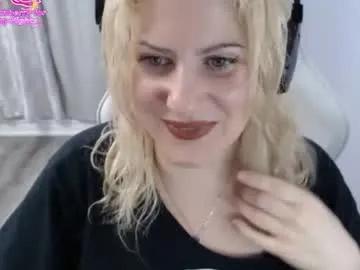 bellastar84 on Chaturbate