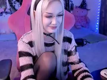 broodmommyy3 — GOAL: pussy play [222 tokens remaining] hey! fav pattern 38,100,107,401 #goth #alt #daddysgirl #cosplay #bigboobs