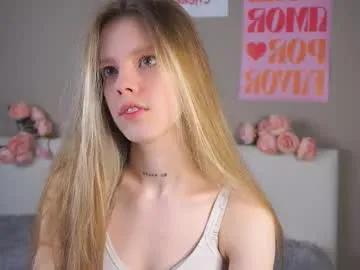 denaebeste — Hi ! I am beginner model here ! Let's just fun GOAL: hand bra + get wetter #new #shy #skinny #18 [534 tokens remaining]