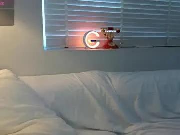 Freechat emilytrays on Chaturbate