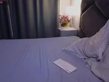 Freechat emilytrays on Chaturbate