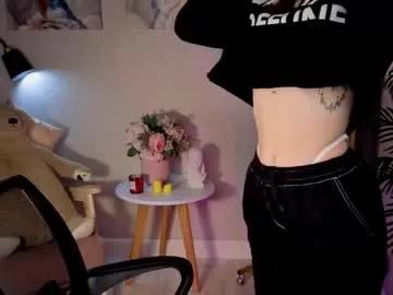 Freechat enchanted_bella on Chaturbate
