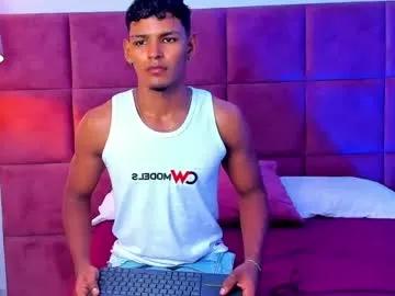 Freechat hugo_cano on Chaturbate