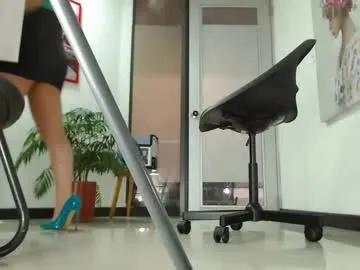 Freechat karinbellee on Chaturbate