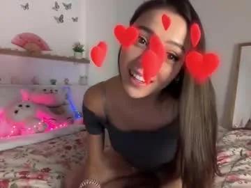 keirasworld — top's coming off.. wanna help me with it?  #bigboobs #bigass #new #18 [2032 tokens remaining]