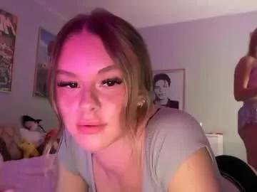 Freechat kenziesmithh on Chaturbate