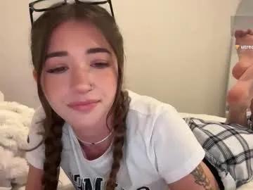 Freechat lolariv on Chaturbate