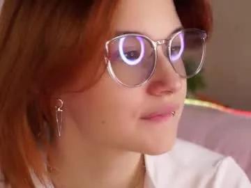 Freechat pebee on Chaturbate