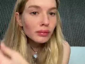 Freechat pussymoneywet on Chaturbate