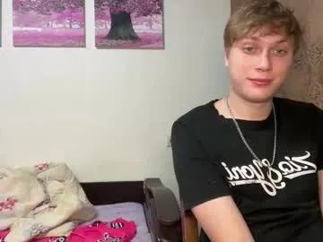 Freechat pussymoneywet on Chaturbate