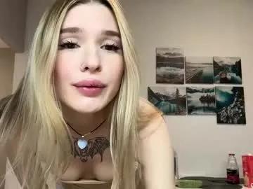 Freechat pussymoneywet on Chaturbate