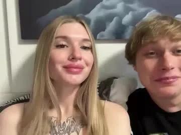 Freechat pussymoneywet on Chaturbate