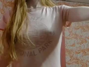 Chaturbate shelikessoymilk is Freechat shelikessoymilk — #c2c #natural #petite #bigboobs #skinny