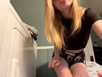 Freechat skyiswoke on Chaturbate