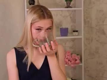 Freechat smile_with_nicole on Chaturbate