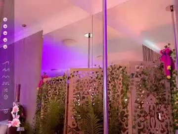 Freechat smiley_mia_ on Chaturbate